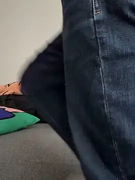 sonwmelt1 online show from September 28, 3:01 am