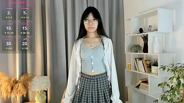 UdelaDodson online show from October 19, 1:17 am