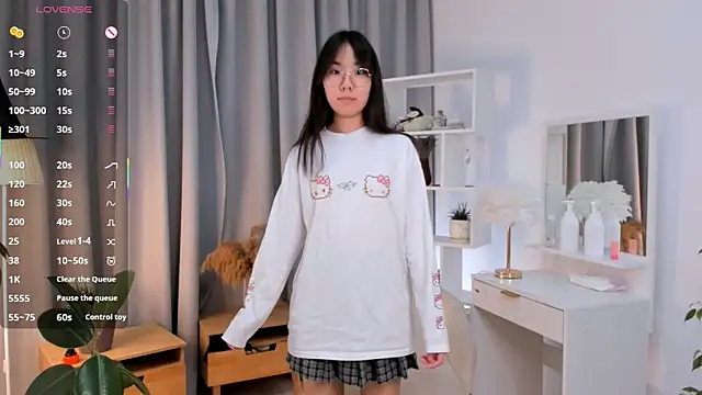 UdelaDodson online show from November 14, 1:04 am