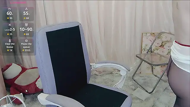 Snapshot of DaLight_18 chatting on July 14, 7:24 am DaLight 18 online show from July 14, 7:24 am