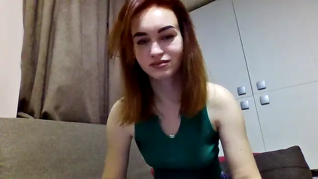 Snapshot of Requellia chatting on October 8, 4:59 pm Requellia online show from October 8, 4:59 pm