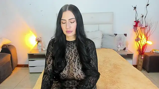 Snapshot of hannahdvil1 chatting on November 21, 11:53 am hannahdvil1 online show from November 21, 11:53 am