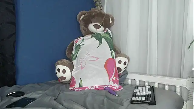 lishainparis18 online show from February 10, 7:18 pm