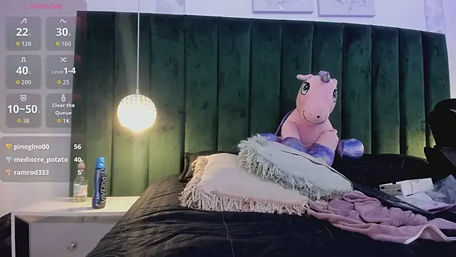 Snapshot of PaulinaGame chatting on September 13, 7:13 pm PaulinaGame online show from September 13, 7:13 pm