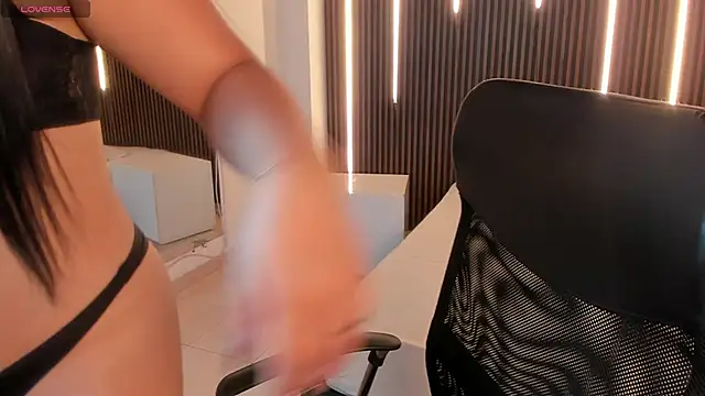 sofiacaramel online show from November 20, 2:28 pm