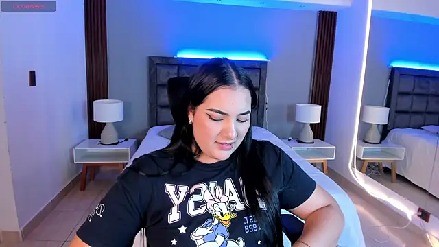 sofiacaramel online show from December 1, 4:12 pm