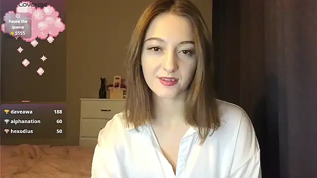 white liillyy online show from December 15, 10:14 pm