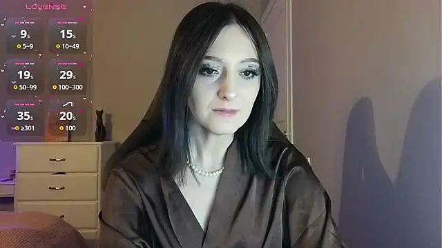 white liillyy online show from April 29, 9:21 pm