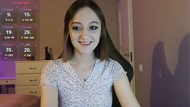 Snapshot of white_liillyy chatting on June 20, 9:17 pm white liillyy online show from June 20, 9:17 pm
