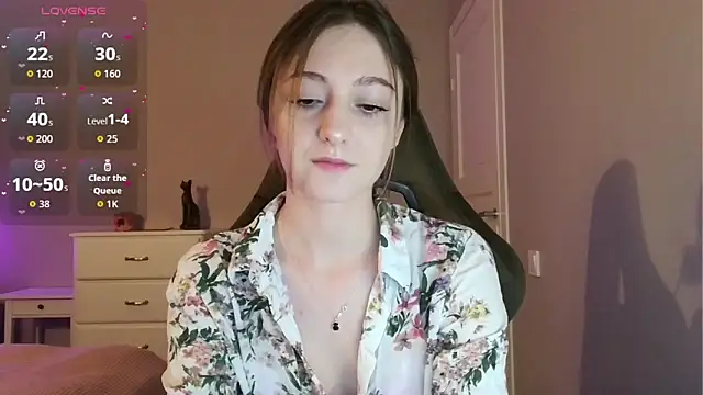Snapshot of white_liillyy chatting on June 22, 9:23 pm white liillyy online show from June 22, 9:23 pm
