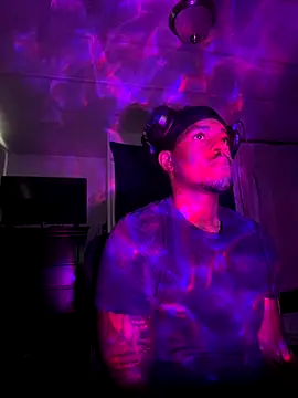 Snapshot of tyrek5051 chatting on October 18, 6:19 pm tyrek5051 online show from October 18, 6:19 pm