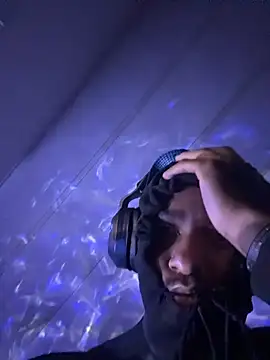 Snapshot of tyrek5051 chatting on November 13, 7:29 am tyrek5051 online show from November 13, 7:29 am