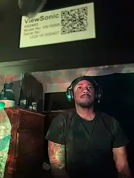 Snapshot of tyrek5051 chatting on November 20, 5:40 am tyrek5051 online show from November 20, 5:40 am