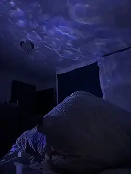 Snapshot of tyrek5051 chatting on November 23, 2:44 am tyrek5051 online show from November 23, 2:44 am