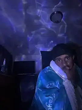 Snapshot of tyrek5051 chatting on November 25, 9:09 am tyrek5051 online show from November 25, 9:09 am