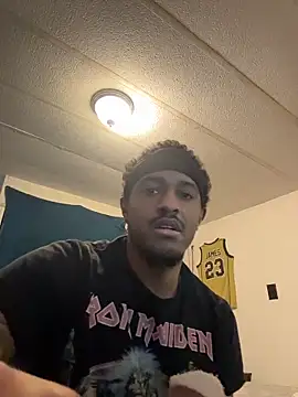 Snapshot of tyrek5051 chatting on December 1, 3:39 pm tyrek5051 online show from December 1, 3:39 pm