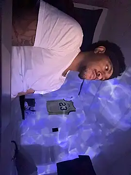 Snapshot of tyrek5051 chatting on December 2, 12:10 pm tyrek5051 online show from December 2, 12:10 pm