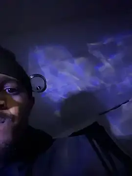 Snapshot of tyrek5051 chatting on December 3, 12:51 am tyrek5051 online show from December 3, 12:51 am