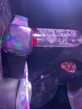 Snapshot of tyrek5051 chatting on December 17, 5:57 am tyrek5051 online show from December 17, 5:57 am