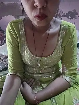 Paakhi-Singh online show from December 18, 4:40 am