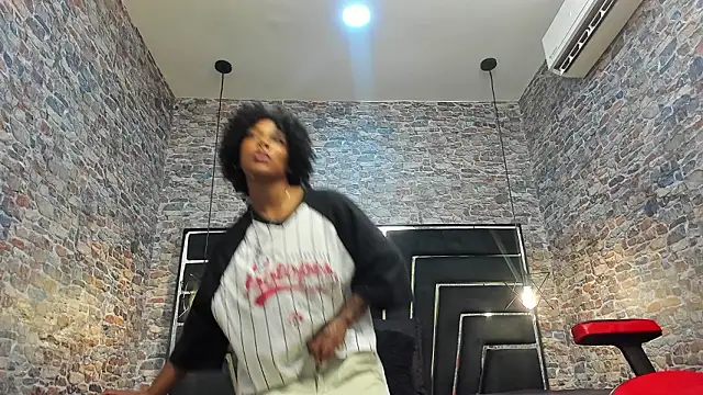 Snapshot of WILD_FIREE_ chatting on February 19, 7:21 pm WILD FIREE online show from February 19, 7:21 pm