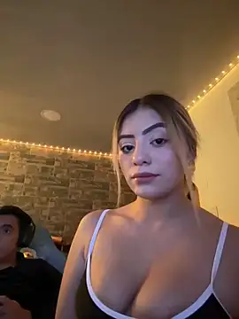 Snapshot of Melissa_coll chatting on November 28, 5:21 am Melissa coll online show from November 28, 5:21 am