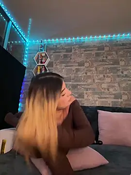 Snapshot of Melissa_coll chatting on March 6, 4:53 am Melissa coll online show from March 6, 4:53 am