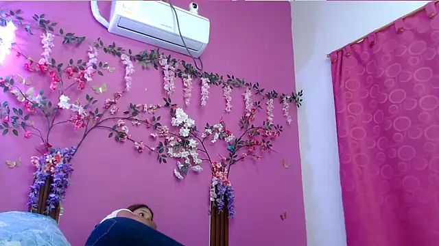 skinnybarbie022 online show from March 4, 12:38 am