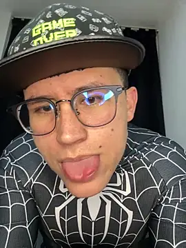 Kurtxxx22 online show from December 16, 3:22 am