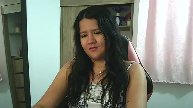 Oliviawatson1 online show from November 17, 12:55 pm