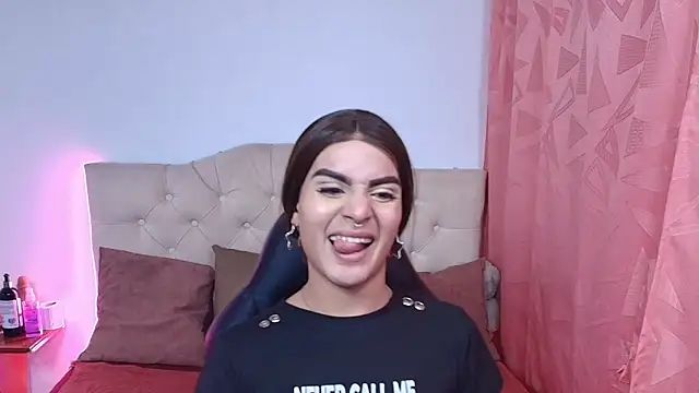 Snapshot of lailahdark chatting on October 15, 4:23 am lailahdark online show from October 15, 4:23 am