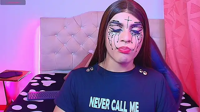 Snapshot of lailahdark chatting on October 26, 5:35 am lailahdark online show from October 26, 5:35 am