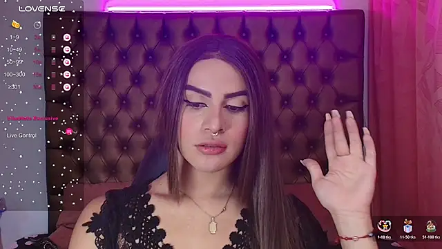 Snapshot of lailahdark chatting on November 18, 3:45 am lailahdark online show from November 18, 3:45 am