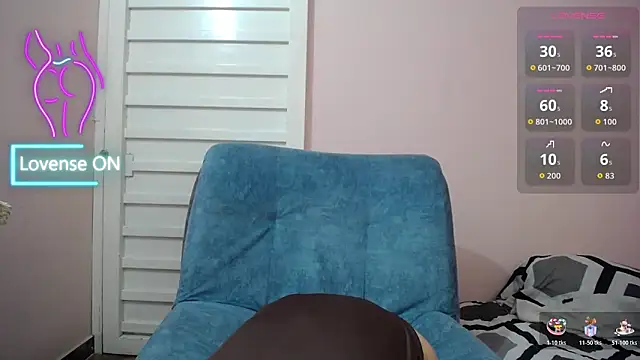 Snapshot of princess_sarita1 chatting on June 17, 10:10 pm princess sarita1 online show from June 17, 10:10 pm