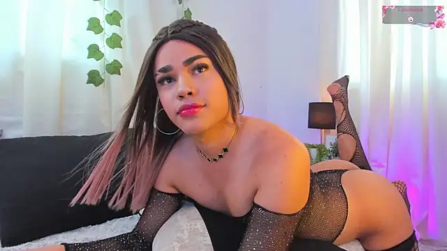 Snapshot of blazeestevezz chatting on September 29, 5:07 pm blazeestevezz online show from September 29, 5:07 pm