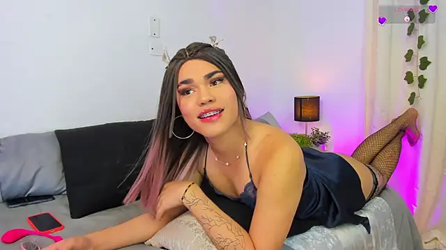 Snapshot of blazeestevezz chatting on October 27, 1:31 am blazeestevezz online show from October 27, 1:31 am