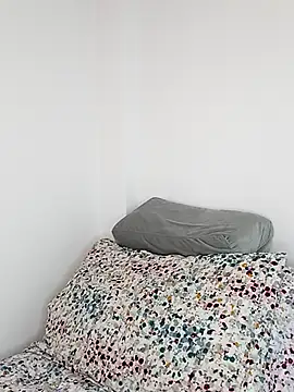 Snapshot of Valois2025 chatting on September 30, 4:01 pm Valois2025 online show from September 30, 4:01 pm