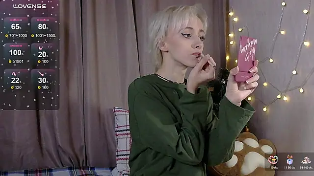 Snapshot of NextVibe_ chatting on December 22, 6:27 pm NextVibe online show from December 22, 6:27 pm