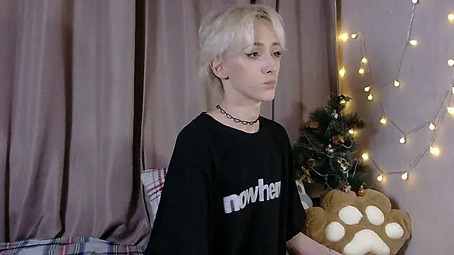 Snapshot of NextVibe_ chatting on January 7, 4:42 pm NextVibe online show from January 7, 4:42 pm