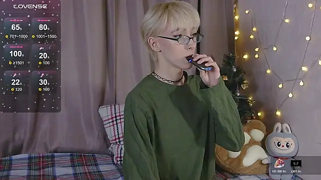Snapshot of NextVibe_ chatting on January 13, 4:34 pm NextVibe online show from January 13, 4:34 pm