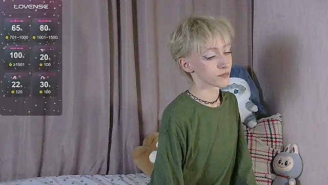 Snapshot of NextVibe_ chatting on February 16, 5:53 pm NextVibe online show from February 16, 5:53 pm