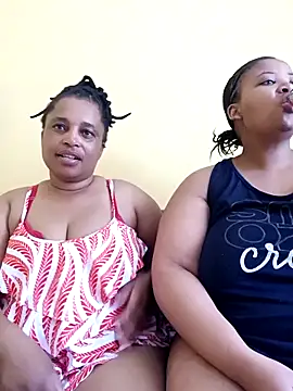 Snapshot of Prettyboobiesx chatting on December 3, 6:10 am Prettyboobiesx online show from December 3, 6:10 am