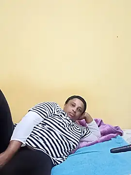 Prettyboobiesx online show from January 14, 10:14 pm