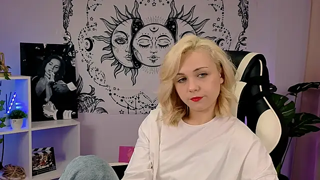 Charlotte Colinss online show from September 16, 4:35 am