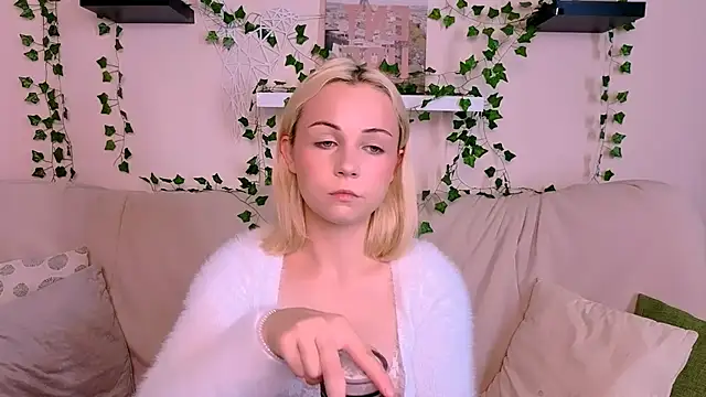 Charlotte Colinss online show from September 25, 5:11 am