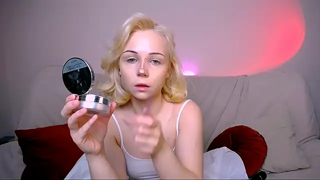 Charlotte Colinss online show from February 19, 3:35 am