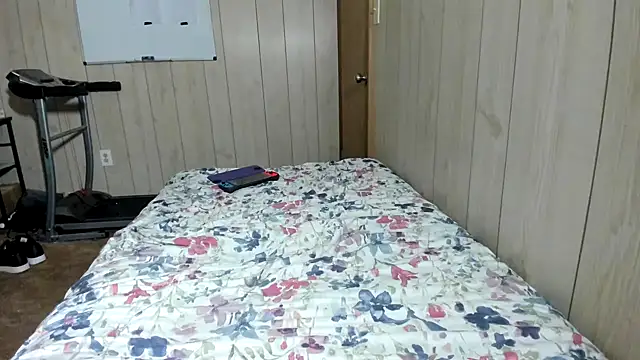 NaturalBeautyQueen online show from December 15, 10:30 am