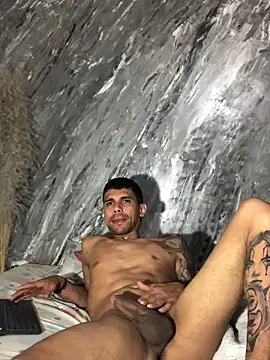 allanjones15 online show from October 16, 5:41 am