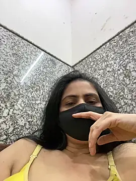 Snapshot of SashaPatel chatting on June 4, 2:45 pm SashaPatel online show from June 4, 2:45 pm