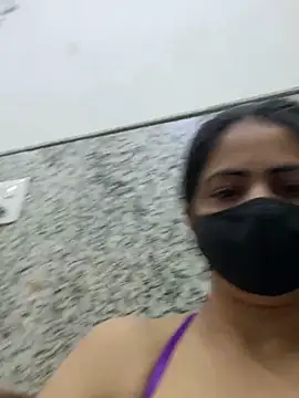 Snapshot of SashaPatel chatting on June 6, 1:43 am SashaPatel online show from June 6, 1:43 am